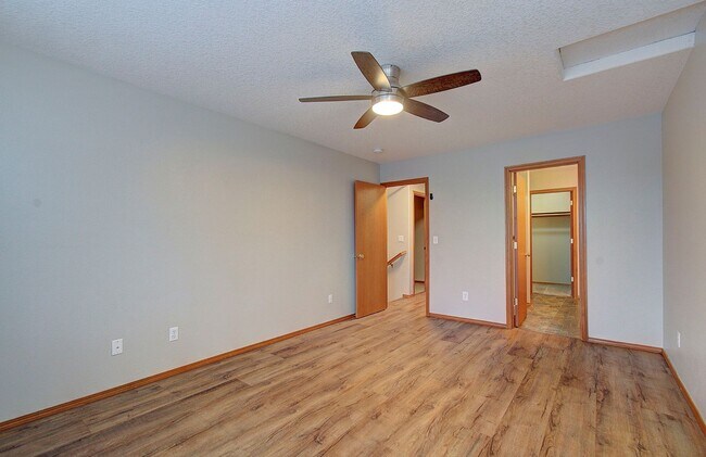 Building Photo - Moore 12918 &amp; 5000