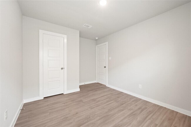 Building Photo - 8635 Jetty Glen Dr