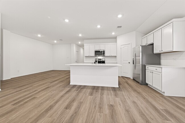 Building Photo - 27410 Oceanus Springs Dr
