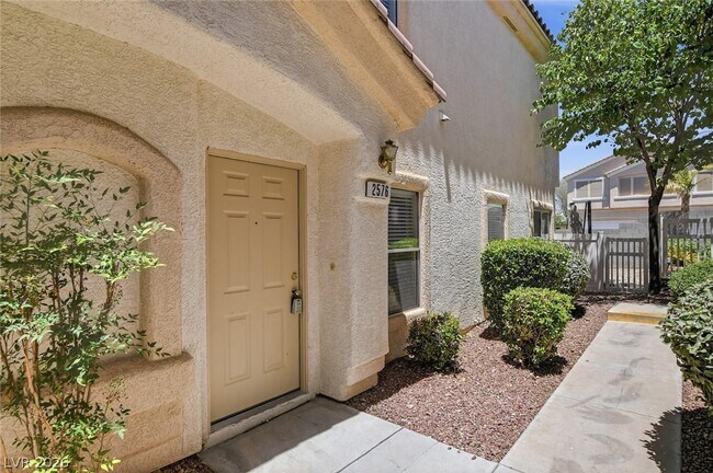 Building Photo - 2576 Velez Valley Way