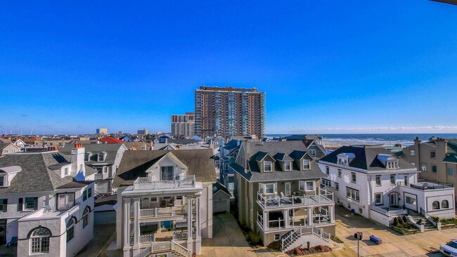 Building Photo - 5000 Boardwalk