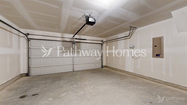 Building Photo - 1352 Plum Rd