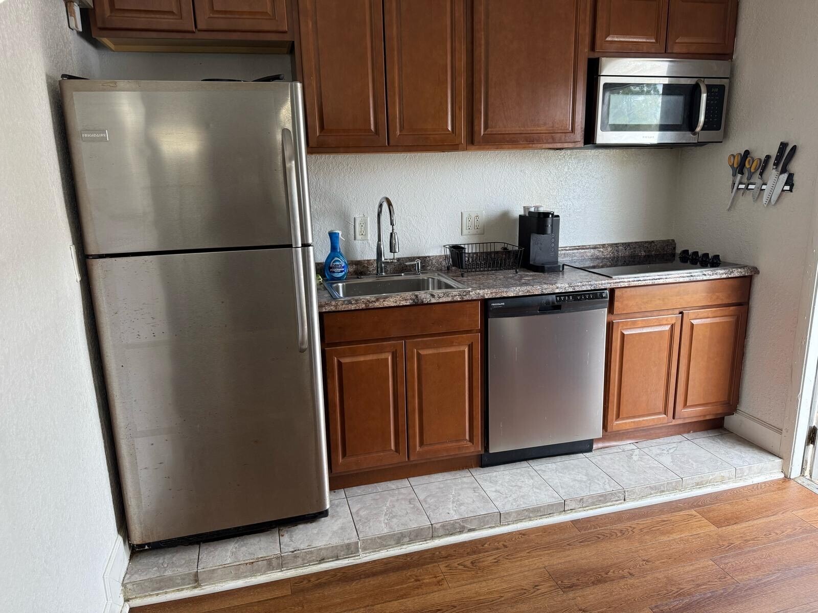 Building Photo - 670 NW Treemont Ave