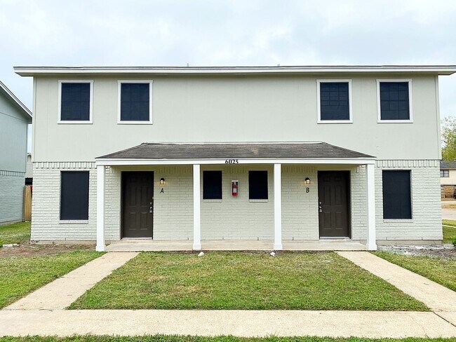 Primary Photo - 6025B Bedford, Beaumont, TX 77708