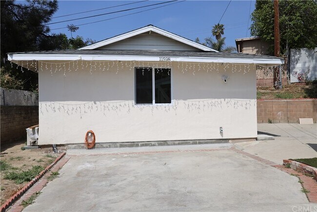 Building Photo - 11598 Cranston Ave