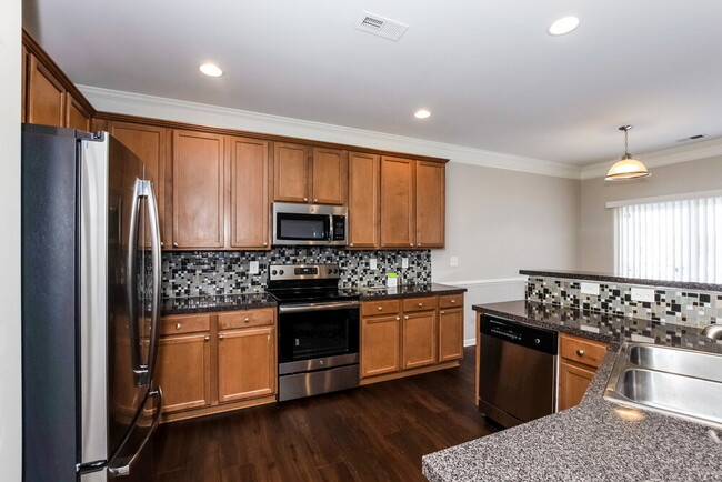 Building Photo - 5013 Broad Leaf Ct