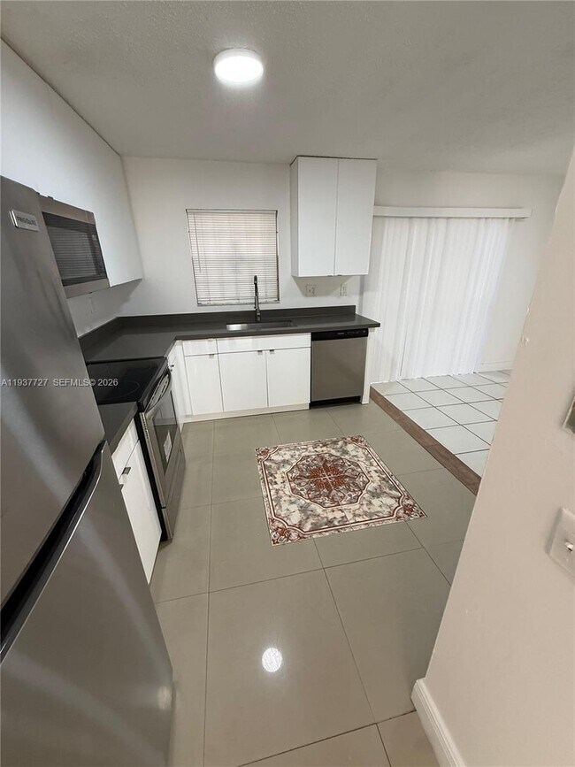 Building Photo - 5817 Blueberry Ct