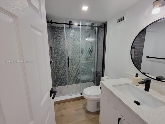 Building Photo - 2501 S Ocean Dr