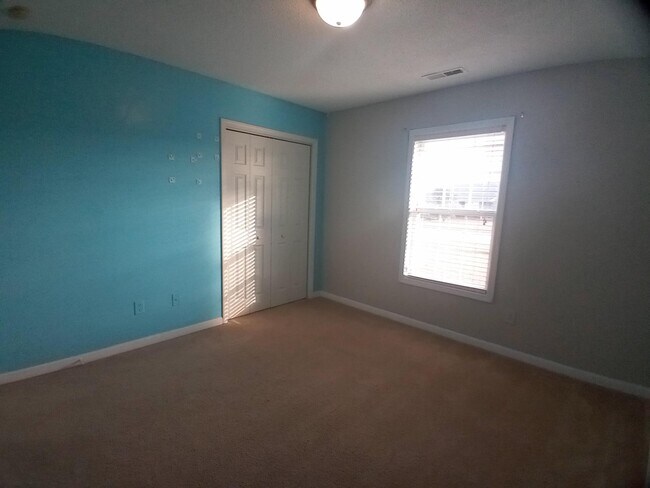 Building Photo - 3525 Drayton Dr