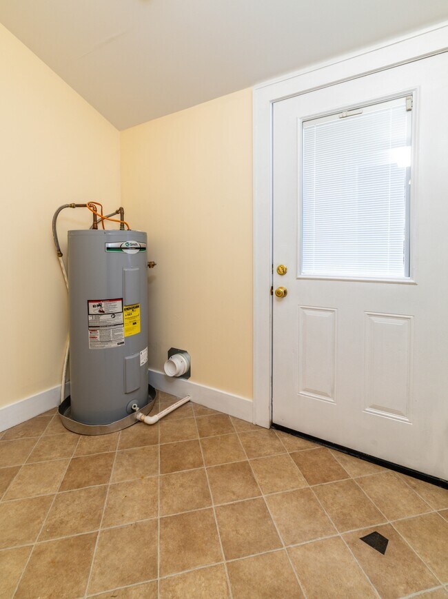 Building Photo - 1443 N 4th Ave