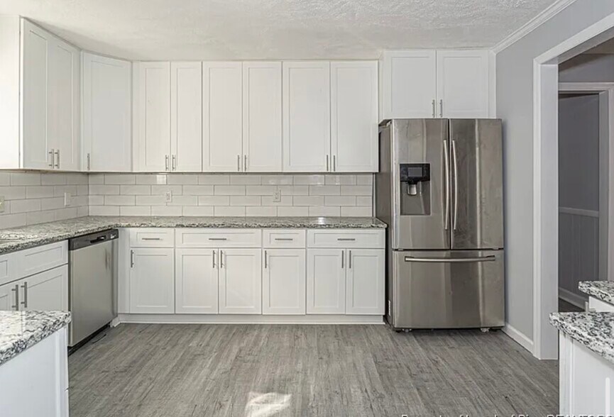 Building Photo - 5105 Palmetto Ln