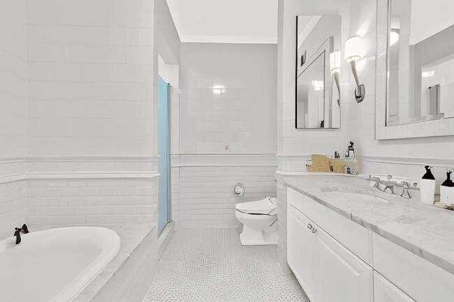 Building Photo - 2 bedroom in New York NY 10075