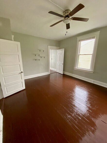 Building Photo - 3927 Cass Ave