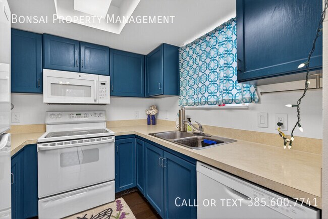 Building Photo - 894 N 160 W