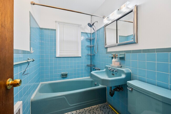 Building Photo - 7108 Polk St