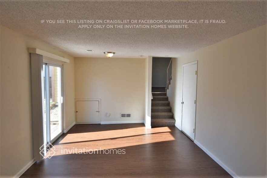 Building Photo - 11242 W 102nd Dr