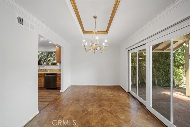 Building Photo - 4542 Collett Ave