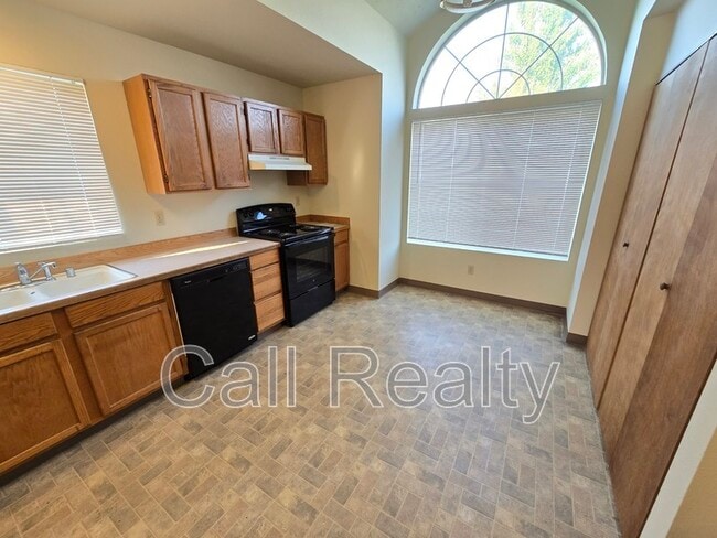 Building Photo - 5116 S Smith Ct