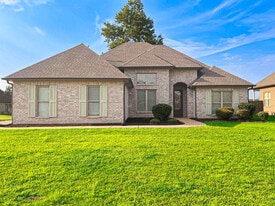 Building Photo - 7 Brookwood Dr