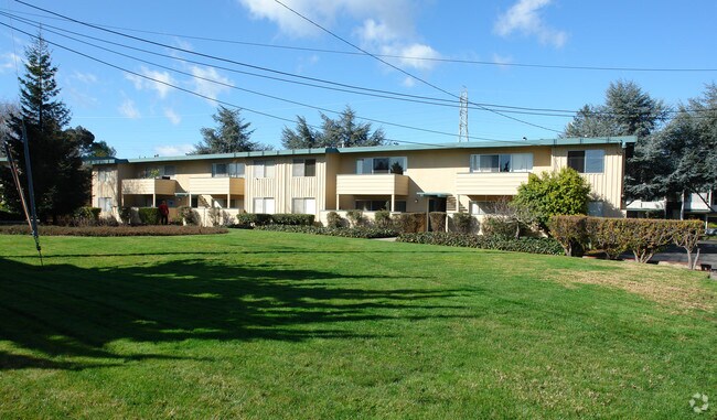 Building Photo - Moffett Manor