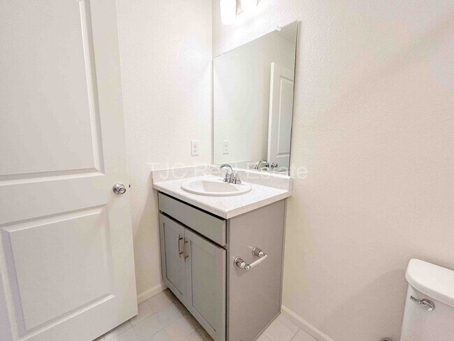 Building Photo - 6277 N Nepal Ct