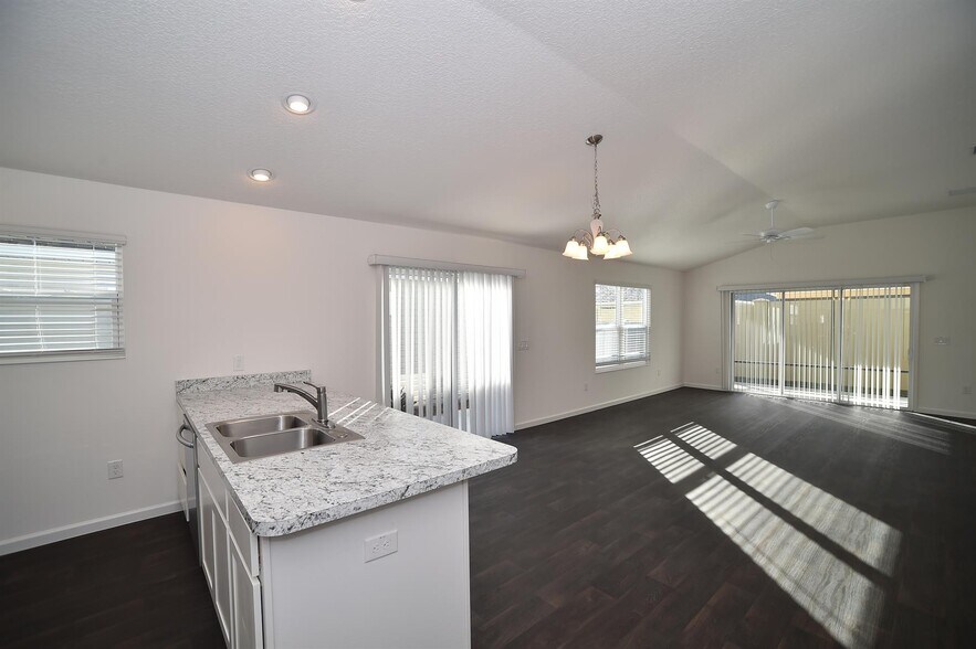 Building Photo - 2012 Cerny Ct