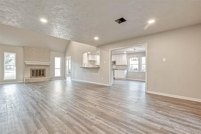 Building Photo - 3615 Highfalls Dr