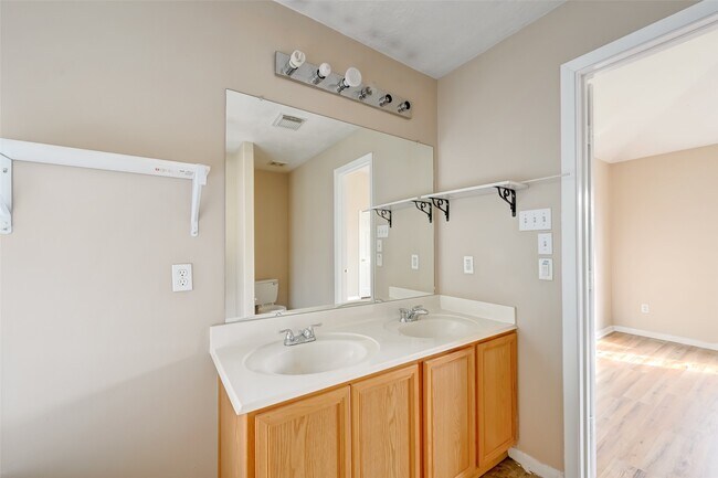 Building Photo - 18814 Bonners Park Cir