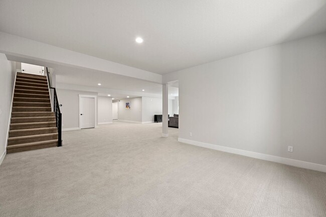 Building Photo - Stunning & Luxurious Brand-New Build in Ki...