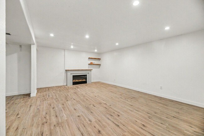 Building Photo - 6762 Harlan St