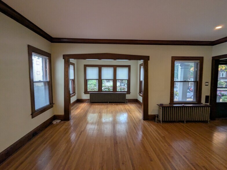 Building Photo - 3231 Fremont Ave S