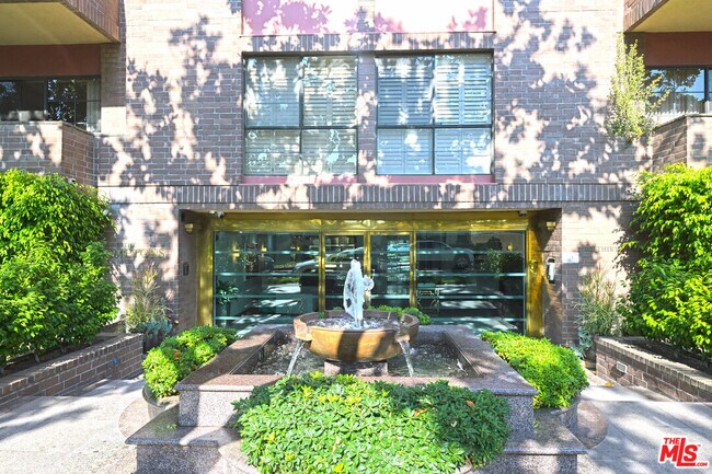 Building Photo - 234 S Gale Dr