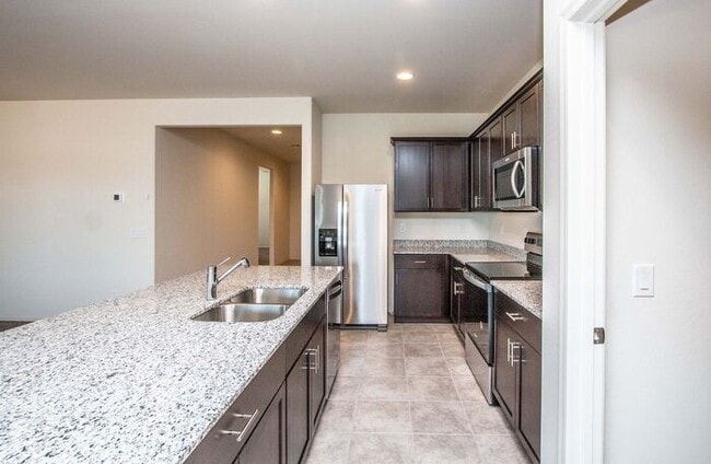 Building Photo - COMING SOON!! RECENTLY BUILT HOME IN MARICOPA!