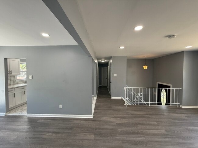 Building Photo - 309 Ellis Ct
