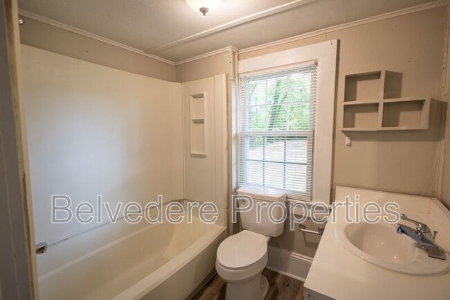 Building Photo - 507 Law St