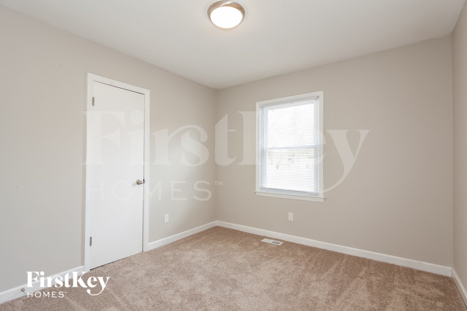 Building Photo - 3625 Somerset Dr