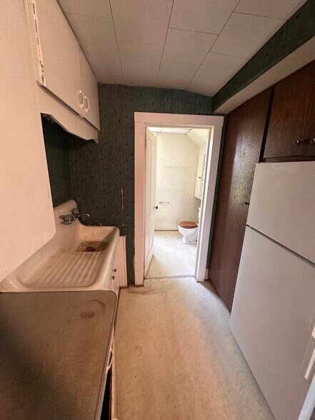 Building Photo - 2416 Algoma St