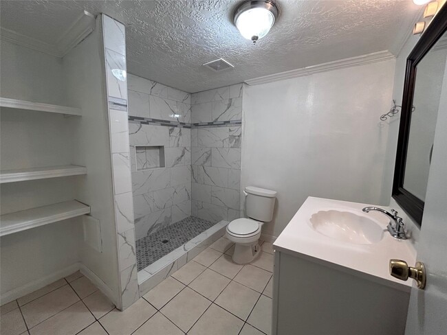 Building Photo - 8004 Mendez St
