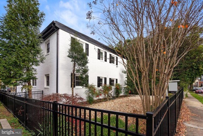 Building Photo - 504 E Alexandria Ave