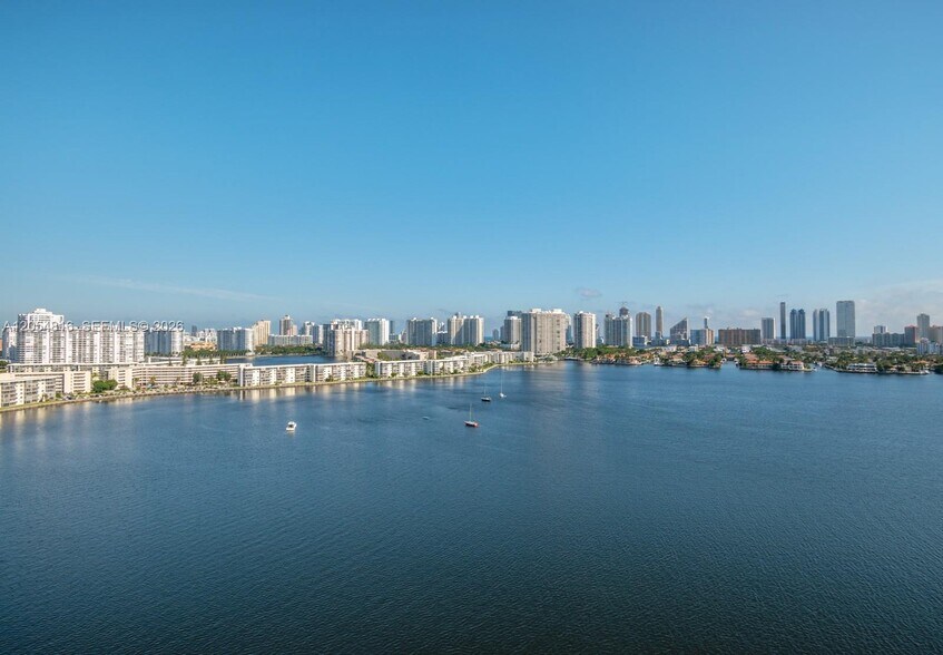 Building Photo - 17301 Biscayne Blvd