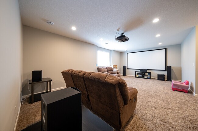 Building Photo - 15430 Eagle Creek Way