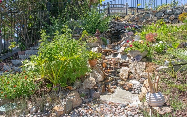 Building Photo - Charming 4 bedroom Home in Oceanside