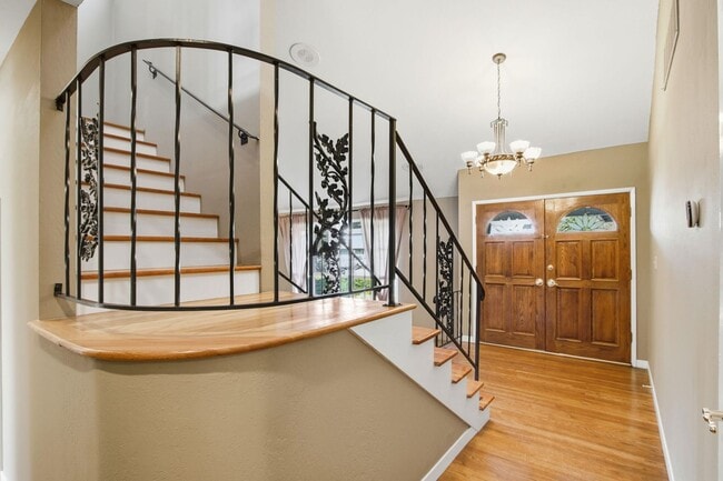 Building Photo - 6137 Banner Dr