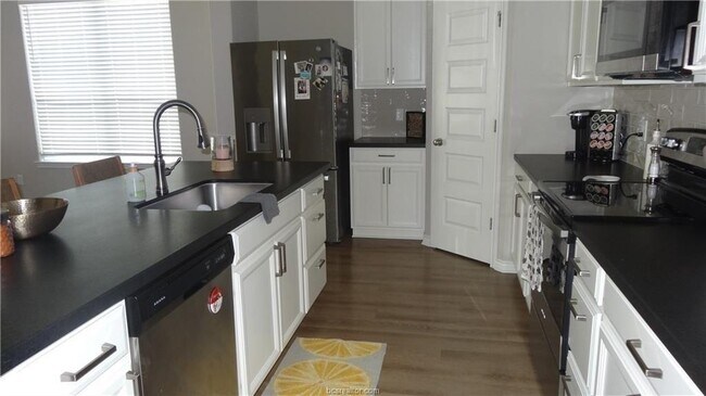 Building Photo - 3421 Utah Ct
