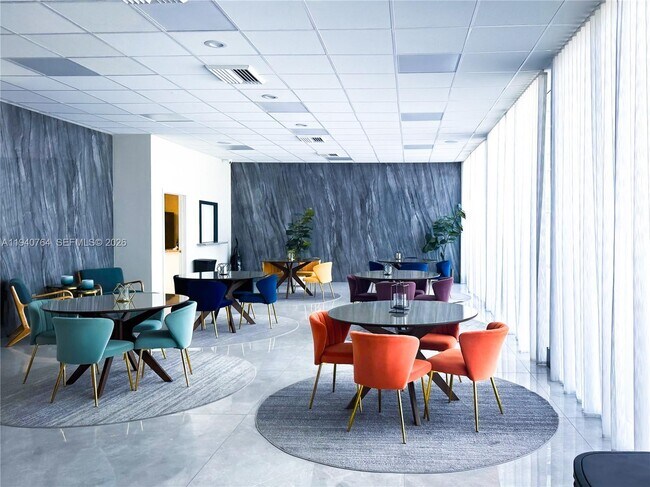 Building Photo - 3140 S Ocean Dr