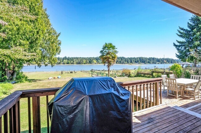 Building Photo - SHORT TERM LEASES! 1-6 months - 3-Bedroom ...