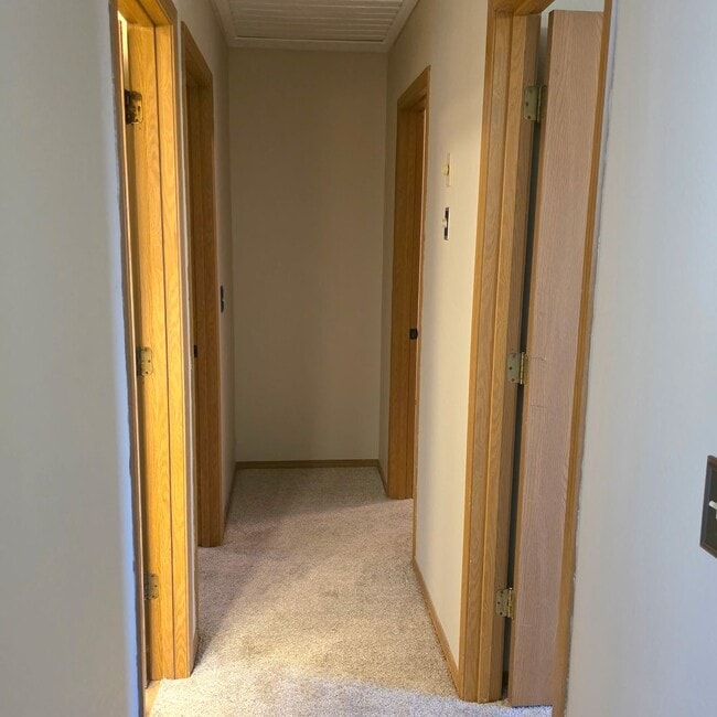 Building Photo - Great 3 bed 1.5 bath house in South Springfield