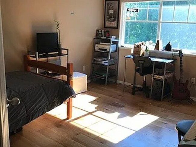 Building Photo - 1798 N 177th Plaza