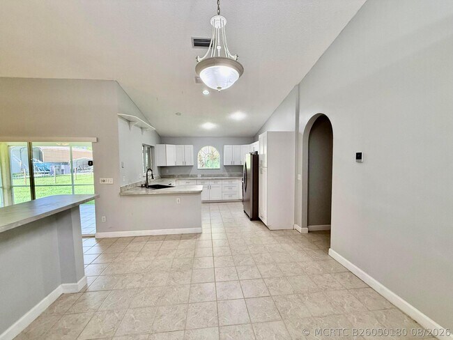 Building Photo - 5707 Silver Oak Dr