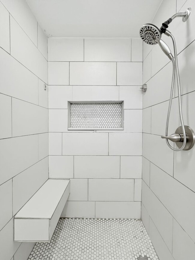 Building Photo - Amazing Indian Rocks Beach Waterfront Rental – Dock, Boat Lift & Garage! 3bed | 2bath